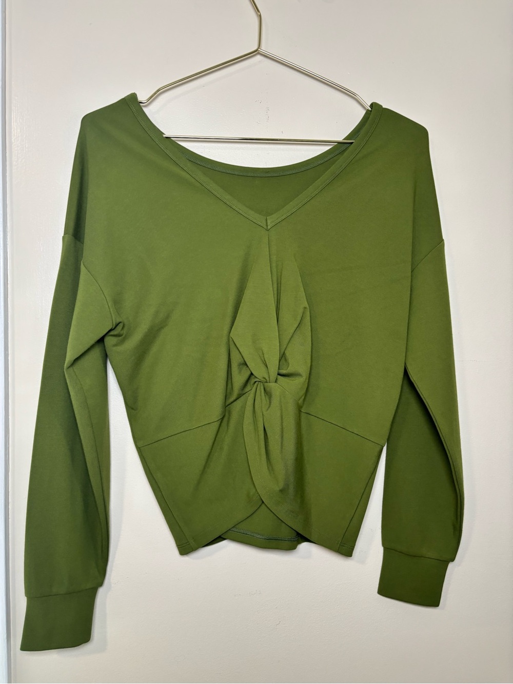 Cabi Turnaround Tee Olive Green Twist Front or Back XXS